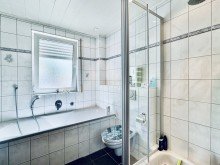 Badezimmer Dorf Saarn: 3,5-Zimmer-Gartenwohnung mit Stellplatz - Erbpachtobjekt in 45481