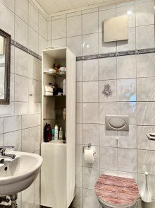 G�ste WC Dorf Saarn: 3,5-Zimmer-Gartenwohnung mit Stellplatz - Erbpachtobjekt in 45481