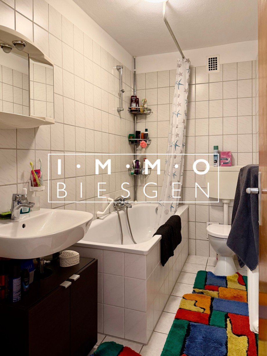 Badezimmer 1. OG R Mehrfamilienhaus Oberhausen