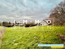 Aussicht Freie Sicht �ber Feld und Wiesen.
Freistehendes Einfamilienhaus oder Bauland in M�lheim Menden