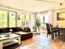 Wohnzimmer Dorf Saarn: 3,5-Zimmer-Gartenwohnung mit Stellplatz - Erbpachtobjekt in 45481
