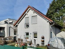 Stra�enansicht Mit der ganzen Familie einziehen und wohlf�hlen - freistehendes Einfamilienhaus in 45472 - Hei�en