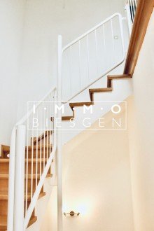 Treppenhaus_Immobilienmakler_M�lheim Einfamilienhaus mit 3 Kinderzimmern und das Au Pair hat auch noch Platz in 45472 M�lheim an der Ruhr Hei�en.