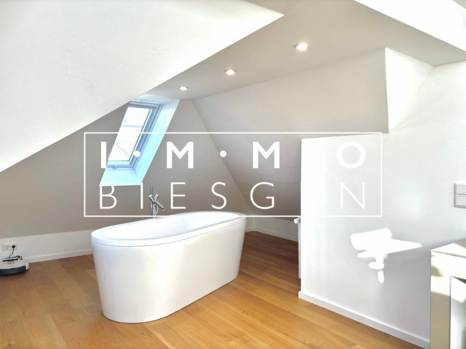Freistehende Badewanne / Badezimmer 1 Maisonettewohnung M�lheim an der Ruhr