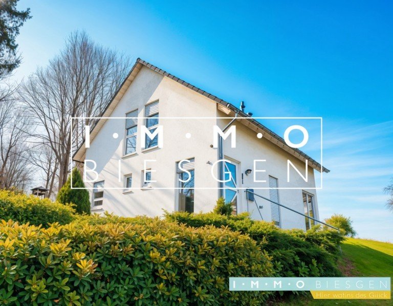Ansicht Stra�e M�lheim an der Ruhr Freizeitgrundst�ck Freie Sicht �ber Feld und Wiesen.Freistehendes Einfamilienhaus oder Bauland in M�lheim Menden