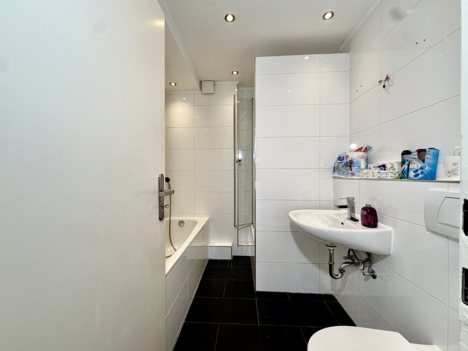 Badezimmer 2. OG L Mehrfamilienhaus Oberhausen