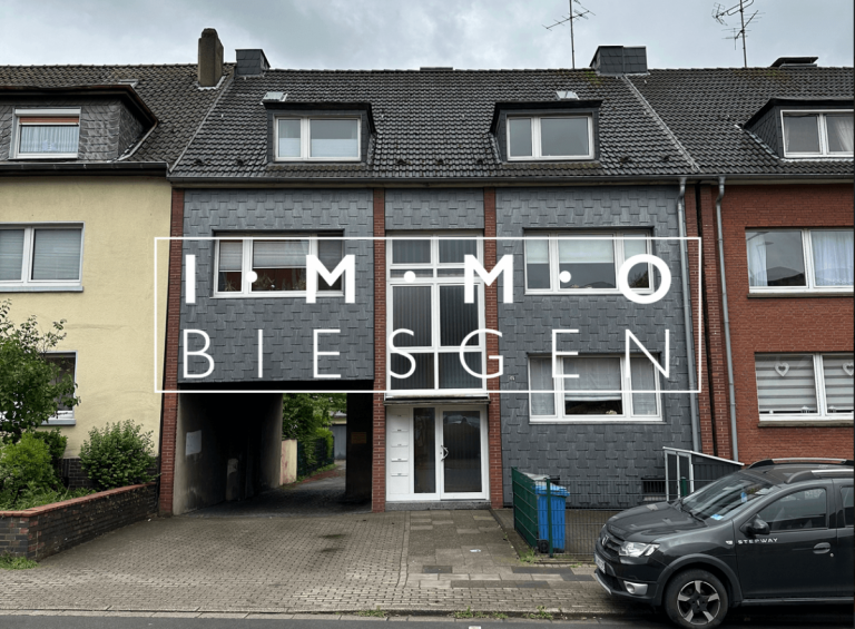 Au�enansicht Oberhausen Mehrfamilienhaus Vollvermietetes 5 Parteienhaus als Kapitalanlage mit 3 Garagen und 2 Stellpl�tzen in Oberhausen