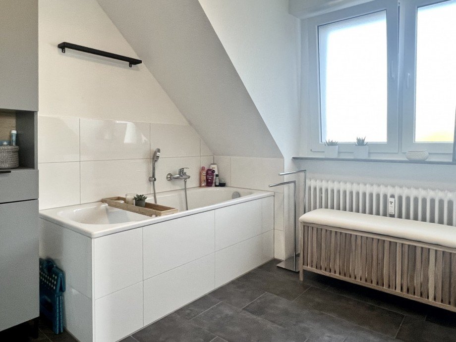 Badezimmer DG Mehrfamilienhaus Oberhausen