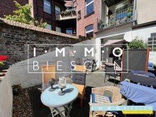 Terrasse Altbaucharme
Apartment mit Terrasse in zentraler aber ruhiger Lage der Essener City.