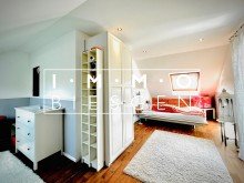 Dachgeschoss Einfamilienhaus mit Einbauk�che und Garage in 45475 M�lheim-D�mpten.
