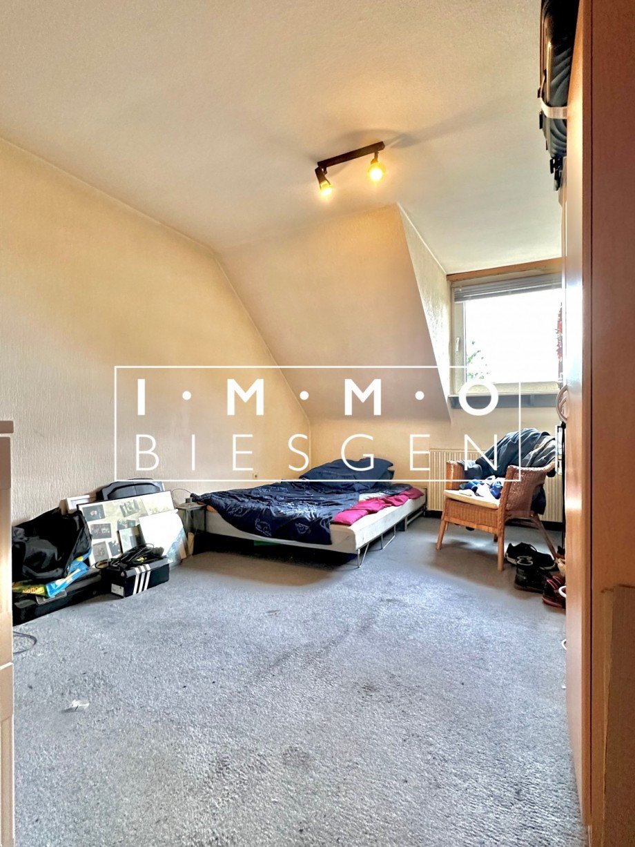 Schlafzimmer 2. OG Links Mehrfamilienhaus Oberhausen