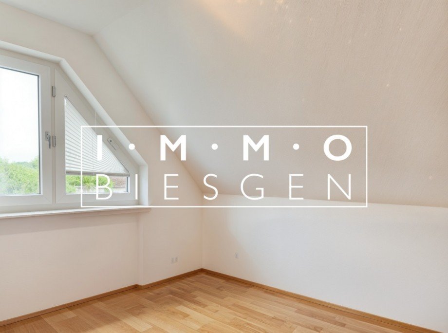 Schlafzimmer 3/3 (unm�bliert) - (KI generiert) Wohnung Essen