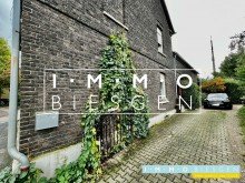 Einfahrt WE 1/3 Freiwerdendes 3 Familienhaus in 45470 M�lheim - Holthausen zur Revitalisierung oder als Baugrundst�ck.