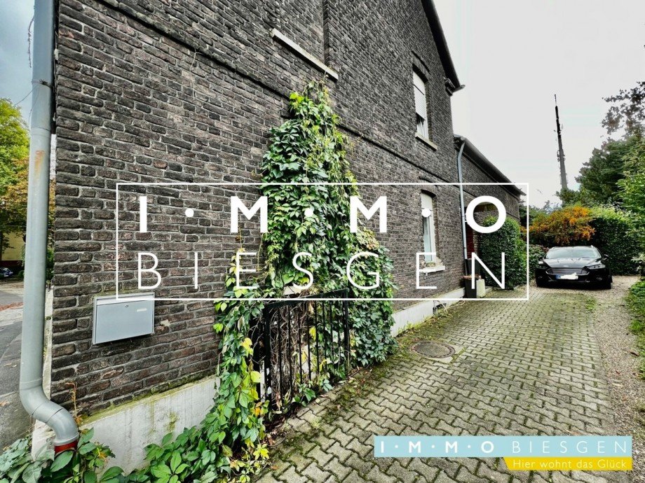 Einfahrt WE 1/3 Mehrfamilienhaus M�lheim an der Ruhr / Holthausen