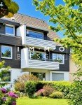 Hauptbild Familien willkommen! Attraktive 4,5-Zimmer Wohnung mit Garage in Essen-Frohnhausen.