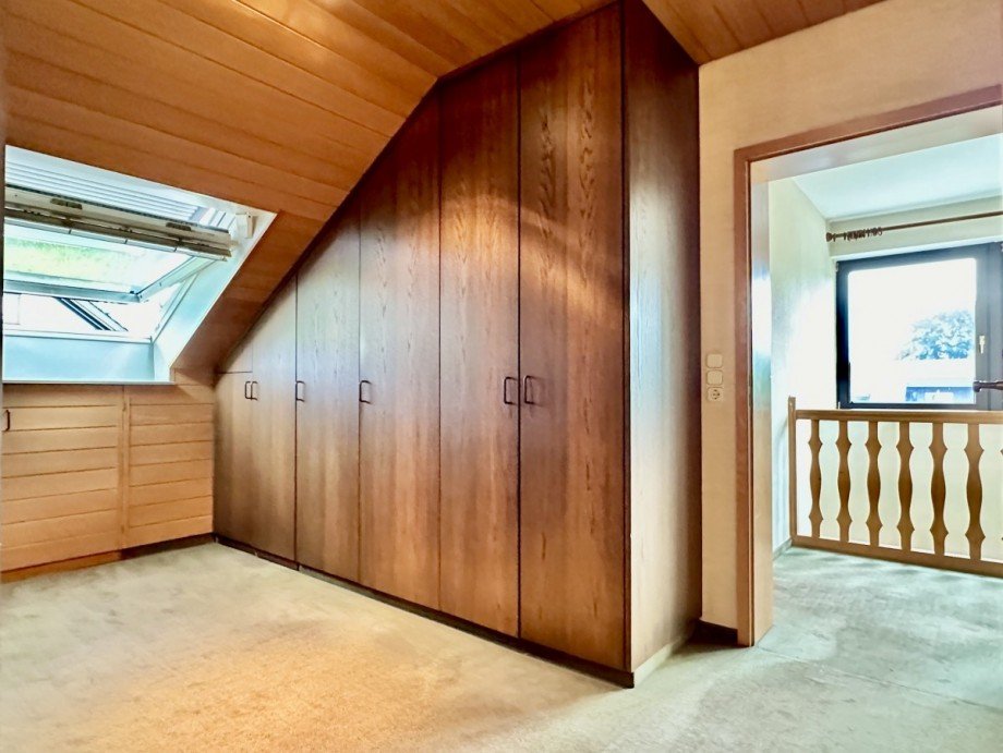 Ankleidezimmer OG Haus Bonn