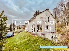 Zufahrt Freie Sicht �ber Feld und Wiesen.
Freistehendes Einfamilienhaus oder Bauland in M�lheim Menden