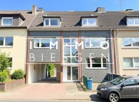 Hauptbild !!! WARTELISTE !!! Vollvermietetes 5 Parteienhaus als Kapitalanlage mit 3 Garagen und 2 Stellplätzen