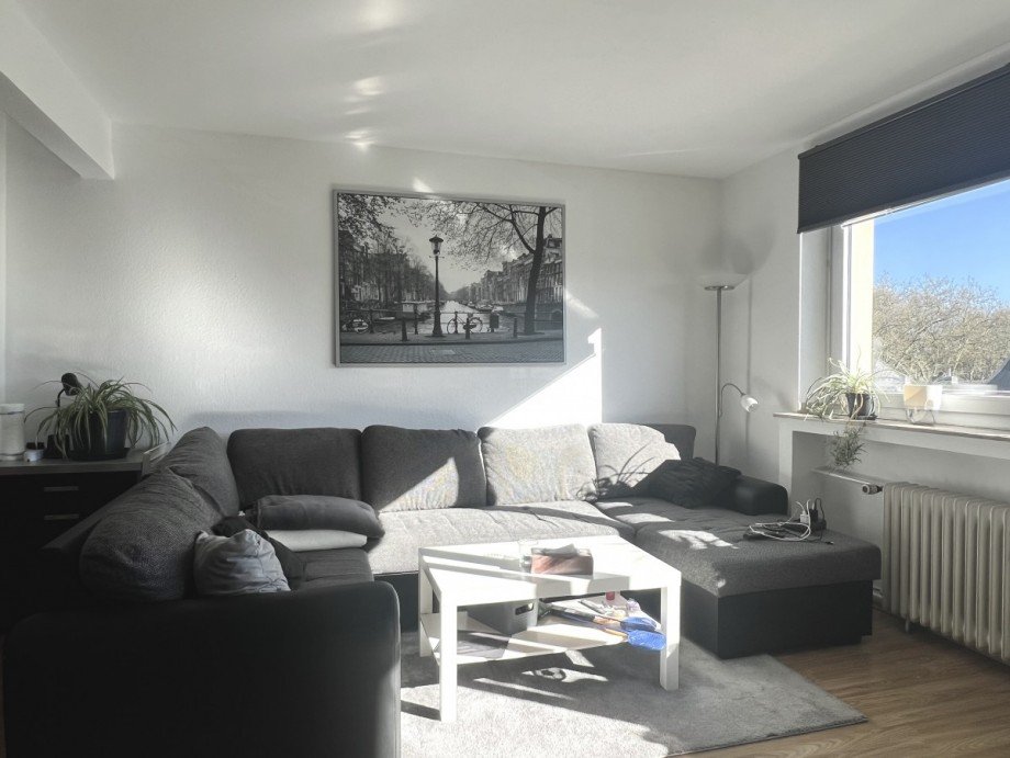 Wohnzimmer 2. OG R Mehrfamilienhaus Oberhausen