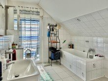 Dusch/Wannenbad im OG Mit der ganzen Familie einziehen und wohlf�hlen - freistehendes Einfamilienhaus in 45472 - Hei�en