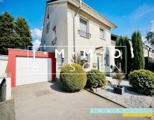 Ansicht Stra�e Einfamilienhaus mit Einbauk�che und Garage in 45475 M�lheim-D�mpten.