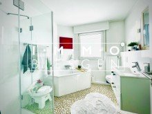 Bad mit Wanne und Dusche Einfamilienhaus mit Einbauk�che und Garage in 45475 M�lheim-D�mpten.