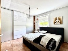 Schlafzimmer Dorf Saarn: 3,5-Zimmer-Gartenwohnung mit Stellplatz - Erbpachtobjekt in 45481