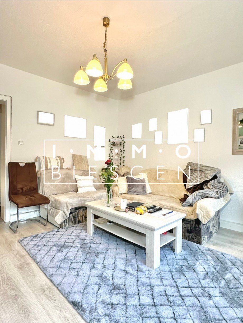 Wohnzimmer 1. OG Rechts Mehrfamilienhaus Oberhausen